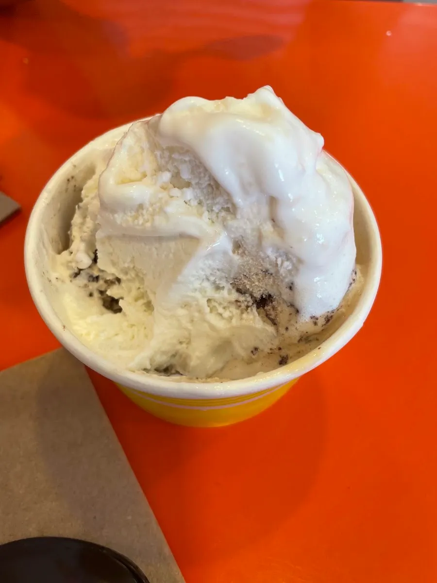 3 Scoops Ice Cream and Cafe — foto 8