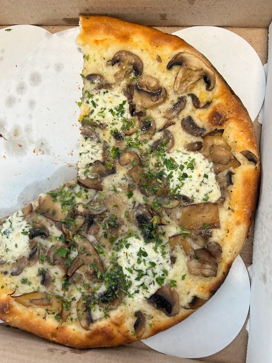 550 Pizza — photo 3