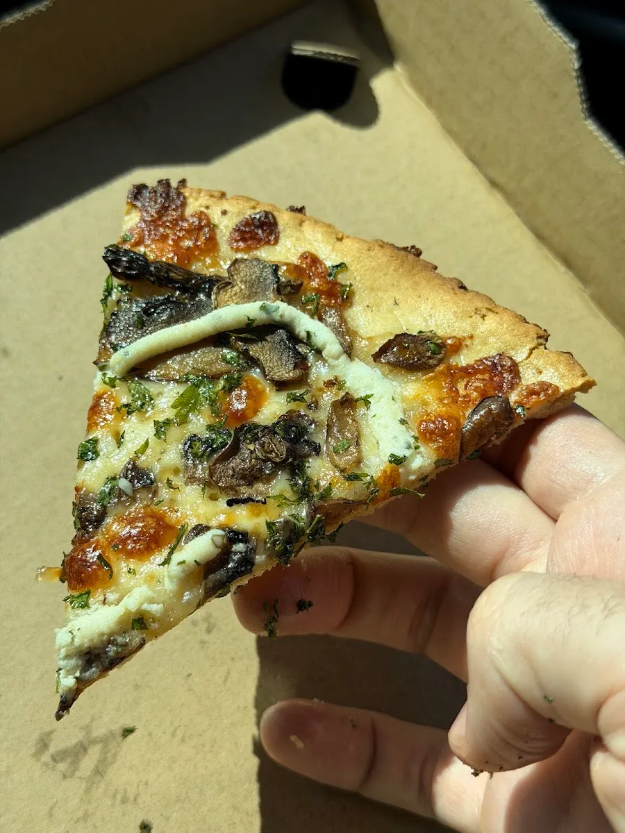 550 Pizza — photo 5