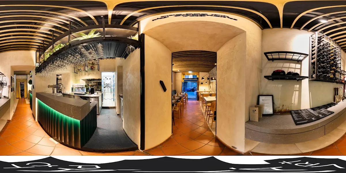 5th District Restaurant and Cafe by King Solomon — photo 2