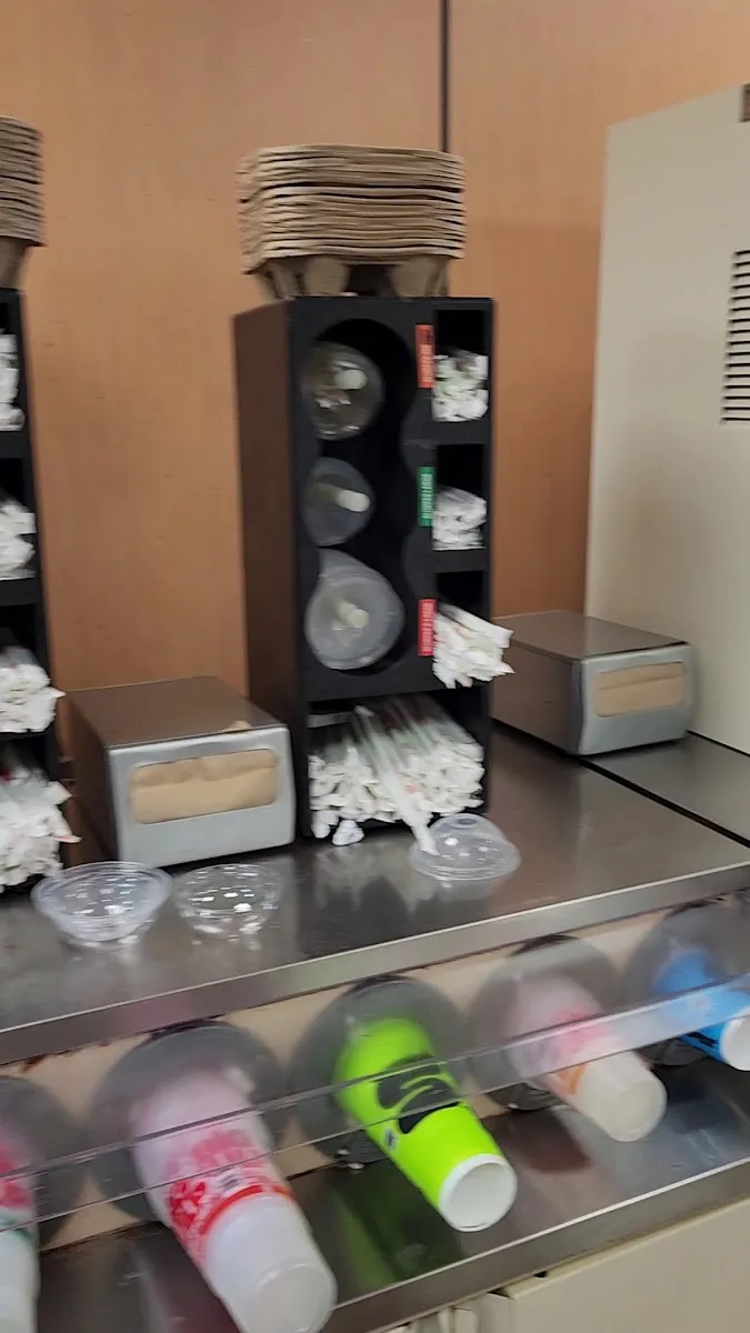 7-Eleven (Coolidge) — máquinas de Slurpee — foto 3