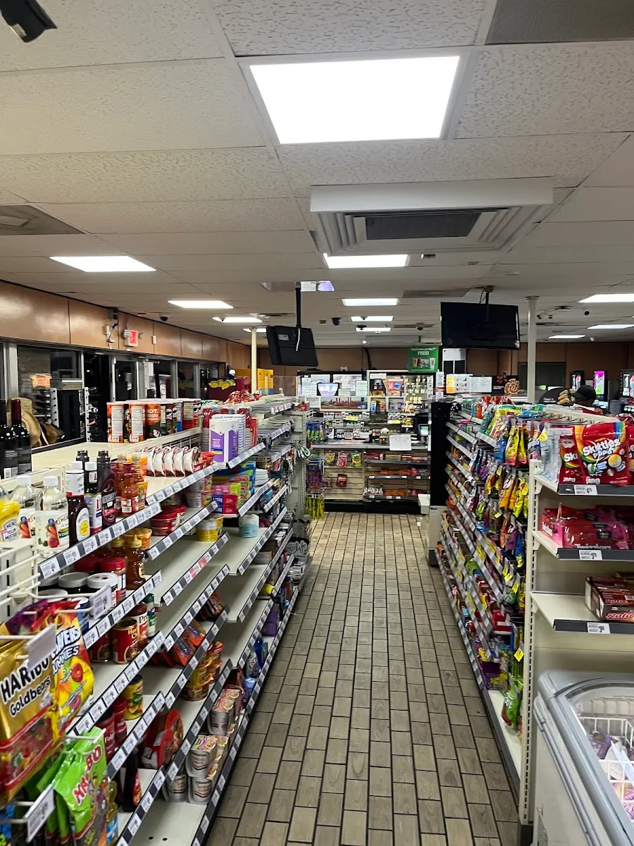 7-Eleven (Lincoln) — máquinas de Slurpee — photo 2