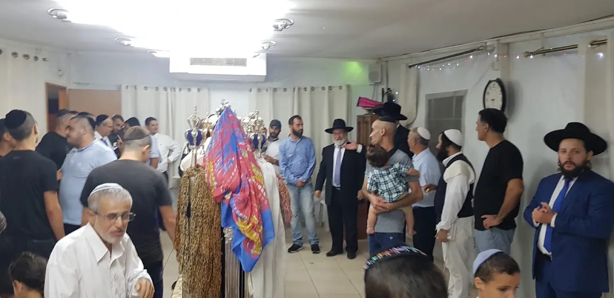 Achdut Yisrael HaTze'ira Synagogue — foto 6