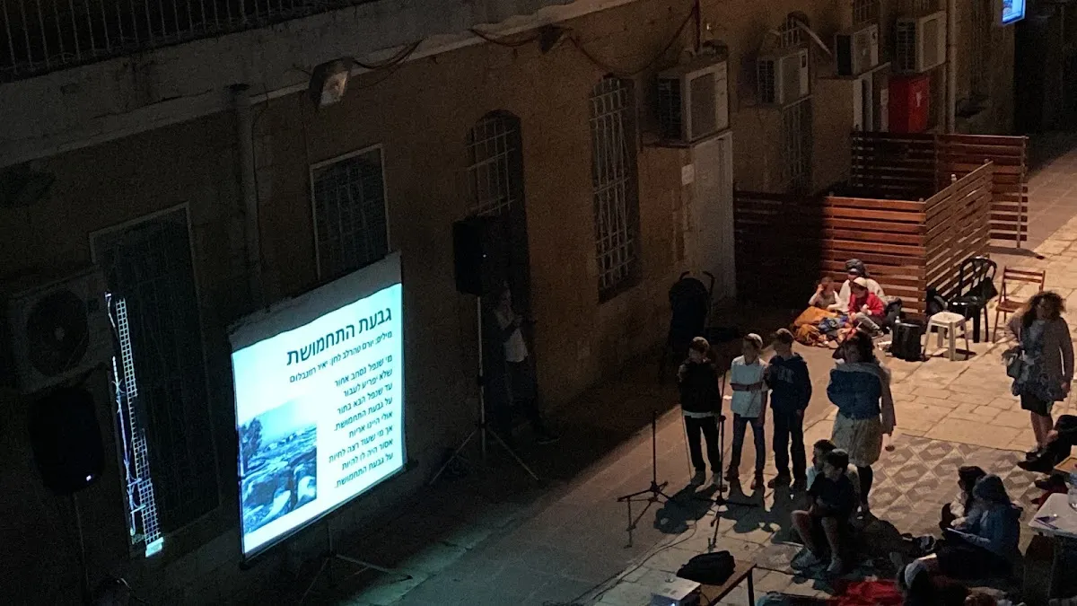 Achdut Yisrael Synagogue (Olei HaGardom) — foto 6