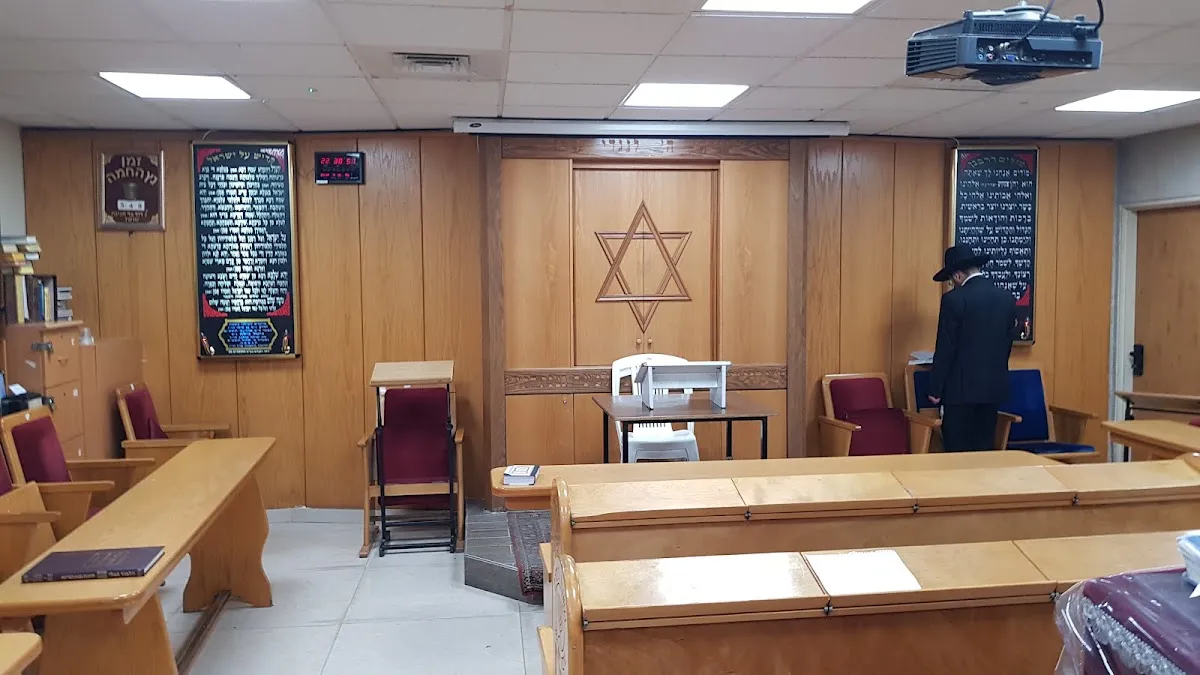 Achvat Yisrael Synagogue — foto 2