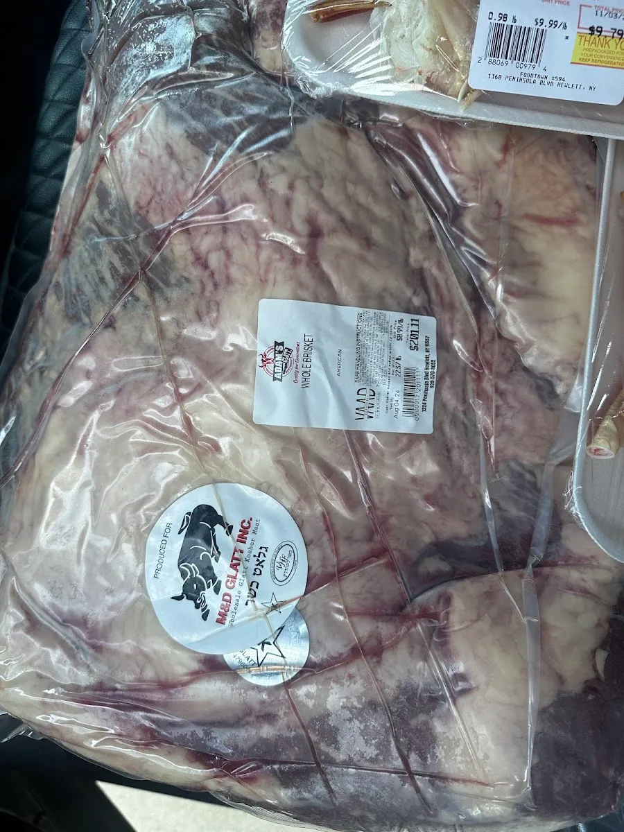 Adam's Glatt Meat Market. — foto 2