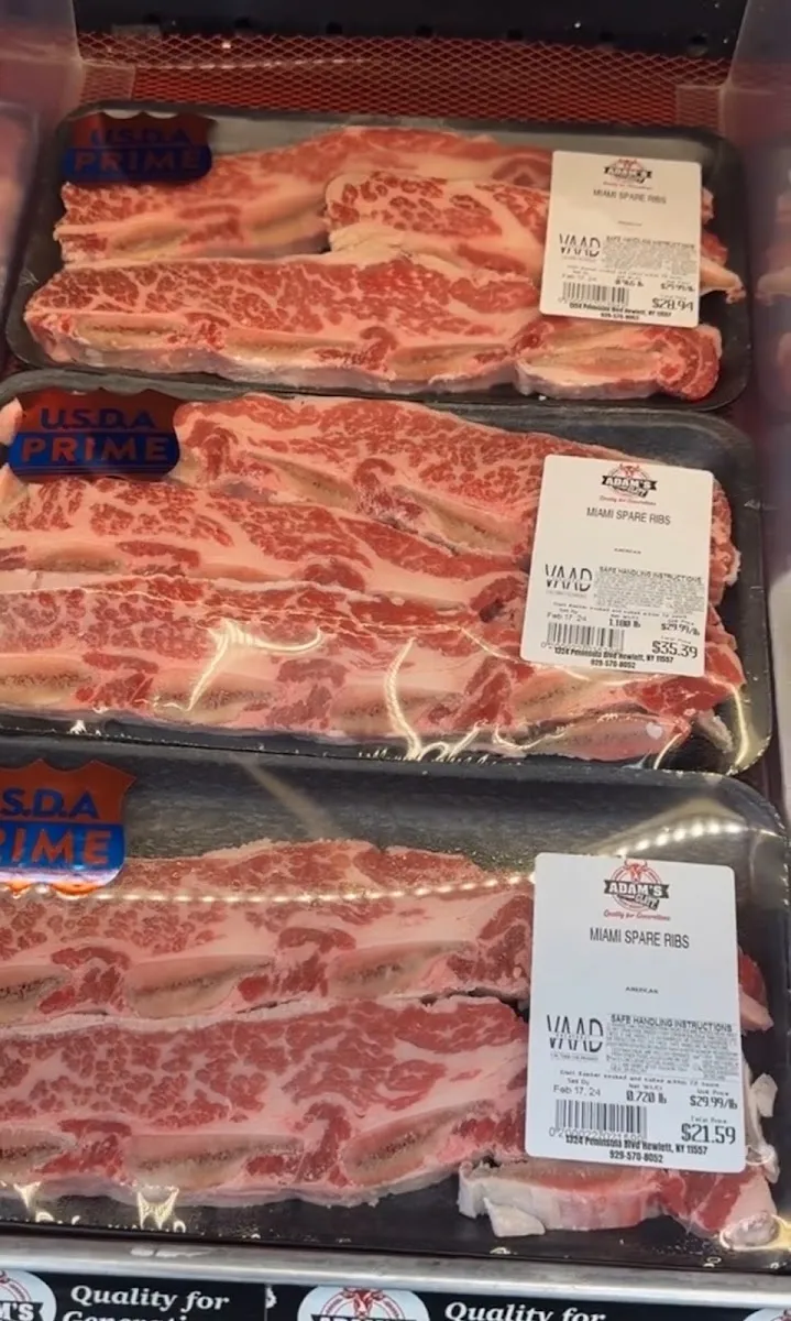 Adam's Glatt Meat Market. — foto 7