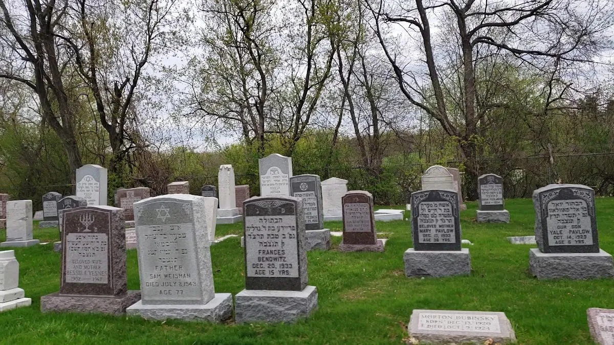 Adath Chesed Shel Emes Cemetery — foto 10