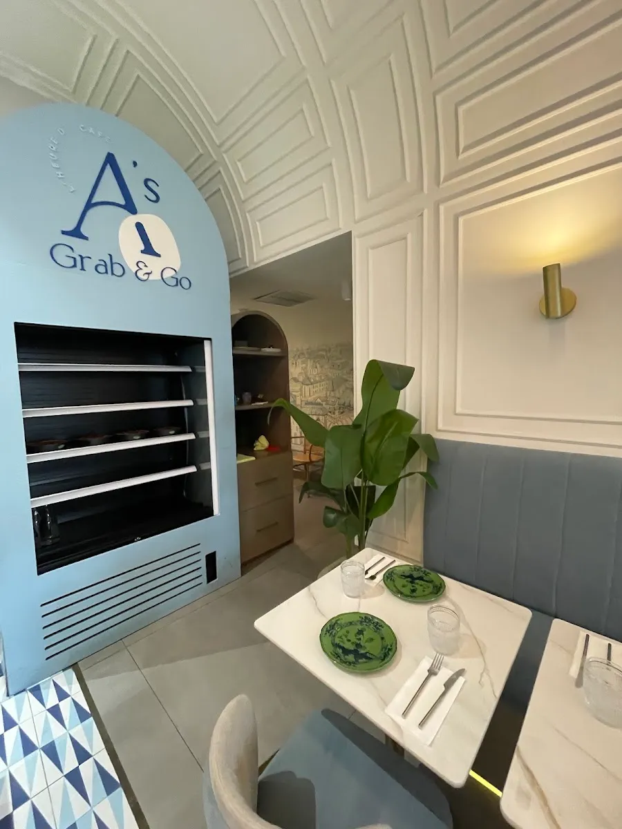 Adele’s Coffee Shop — foto 10