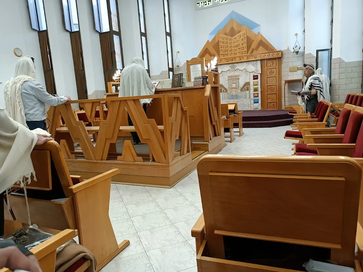 Ahava VeAchva Synagogue — foto 2