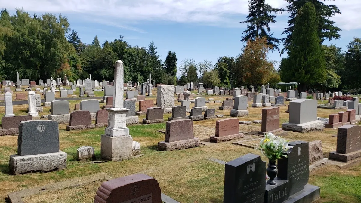Ahavai Sholom Cemetery — foto 9