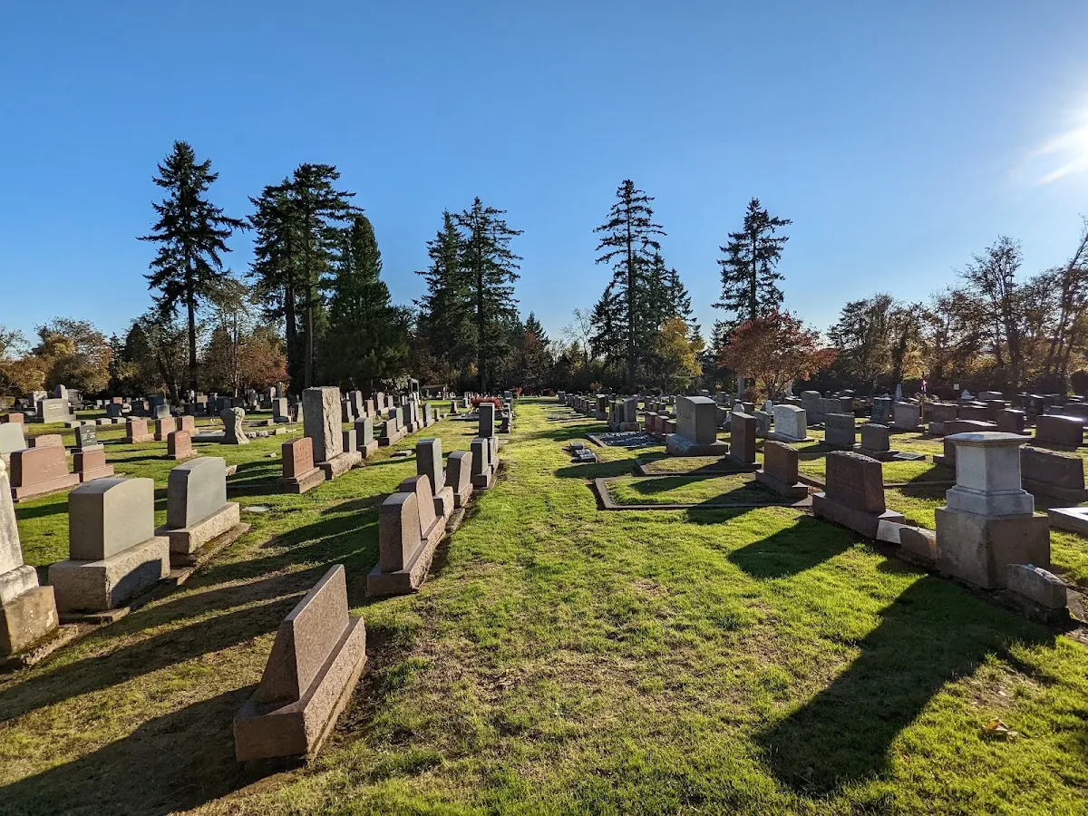 Ahavai Sholom Cemetery — foto 10