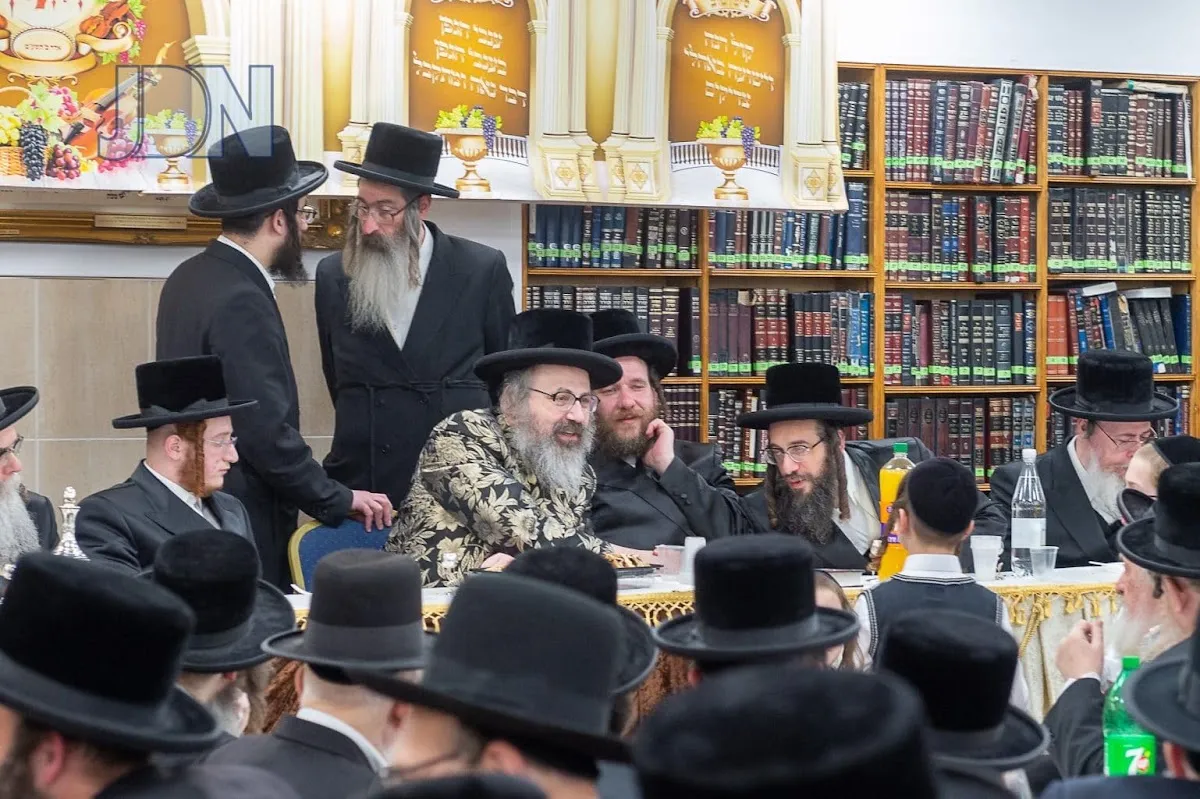 Ahavat Israel Wiznitz Synagogue — photo 3
