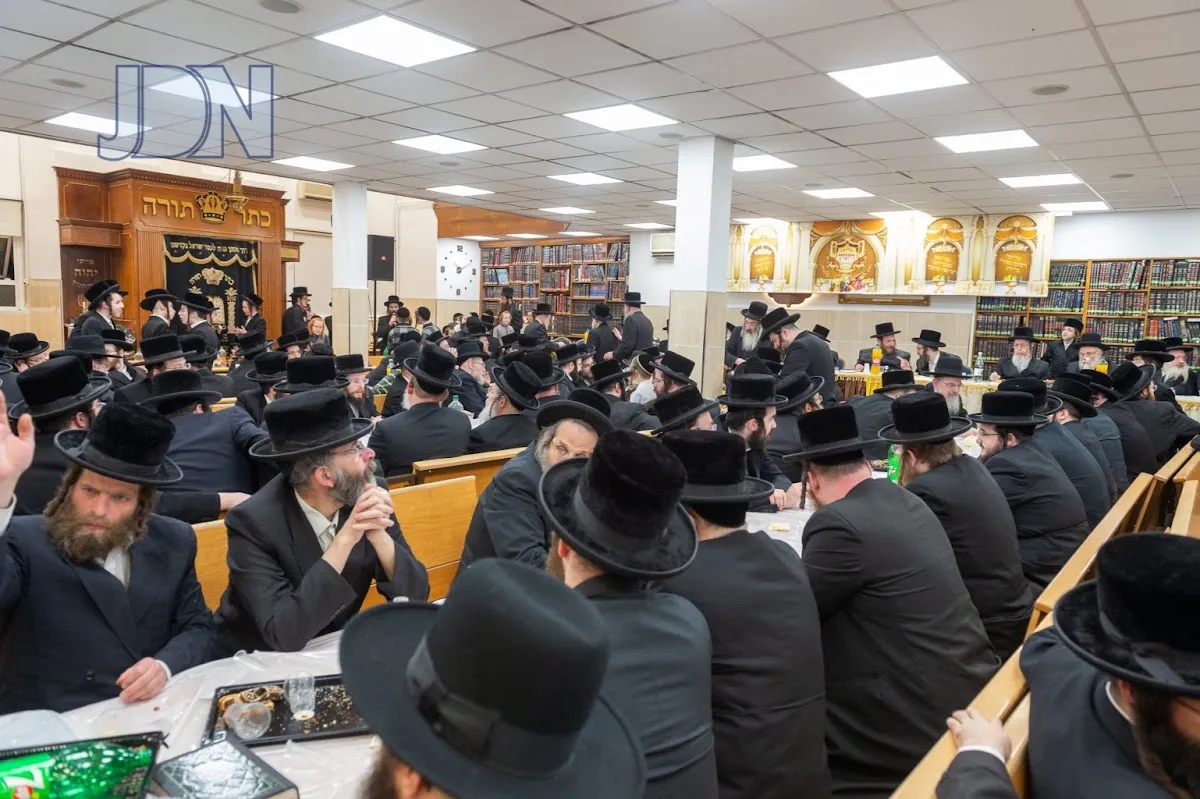 Ahavat Israel Wiznitz Synagogue — photo 4