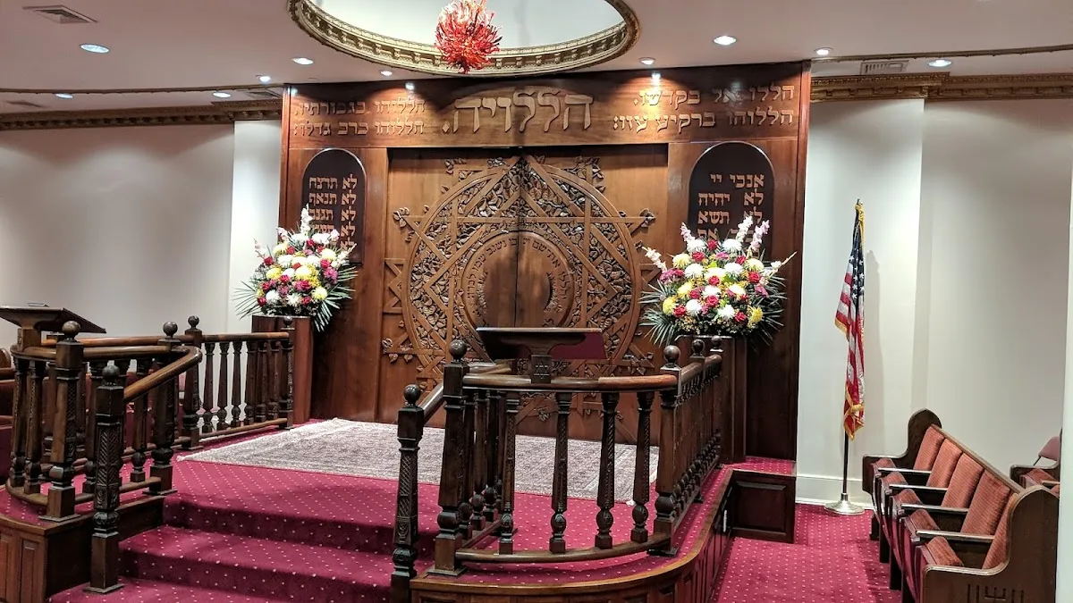 Ahavat Shalom Synagogue — foto 2