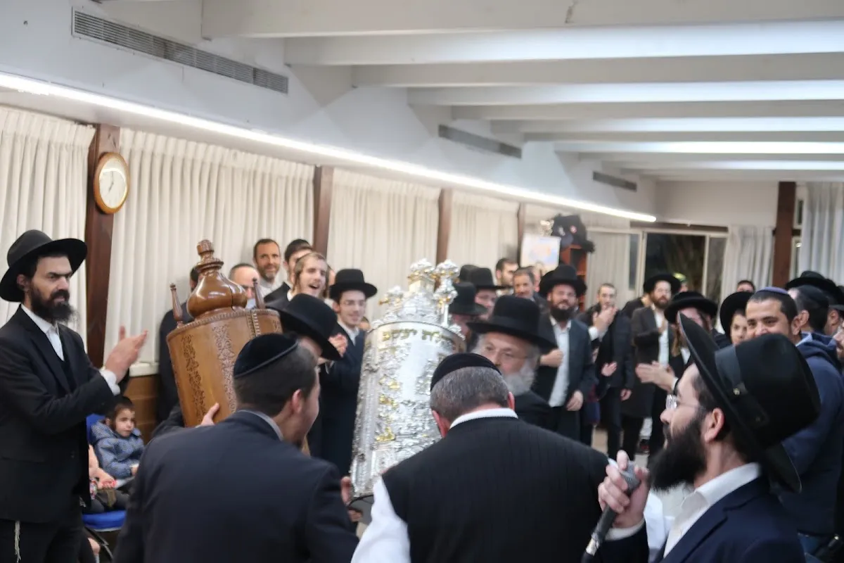 Ahavat Tzion Synagogue — foto 5