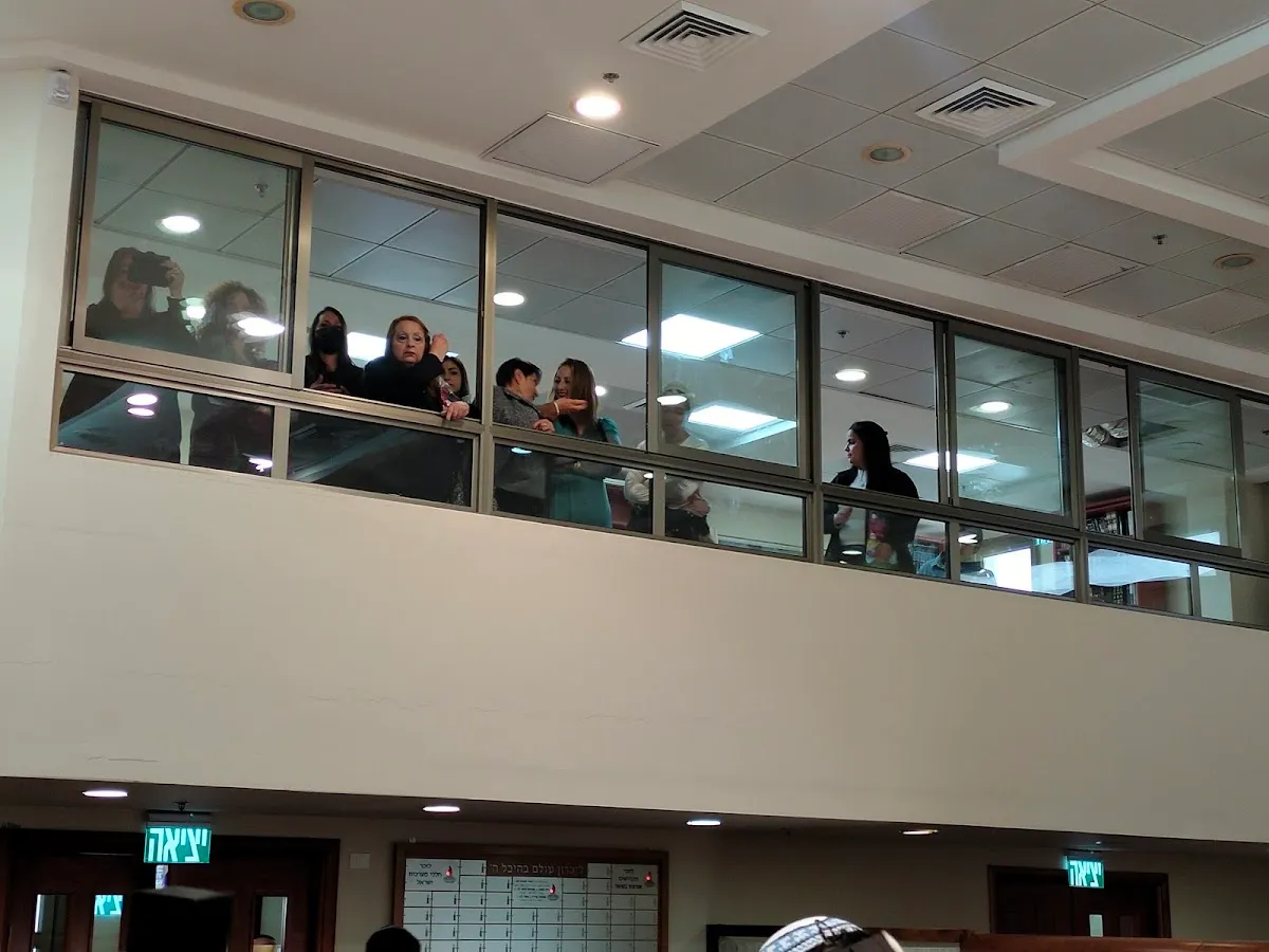 Ahavat Tzion Synagogue — foto 3