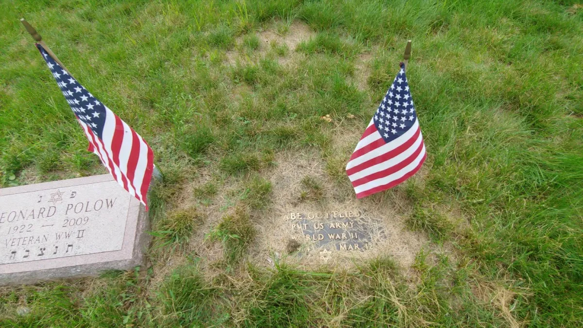 Ahavath Gerim/Chabad/Temple Sinai Cemetery — photo 8