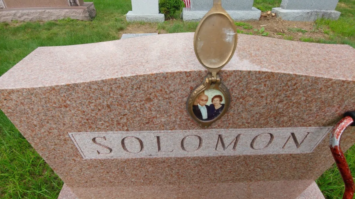 Ahavath Gerim/Chabad/Temple Sinai Cemetery — photo 10
