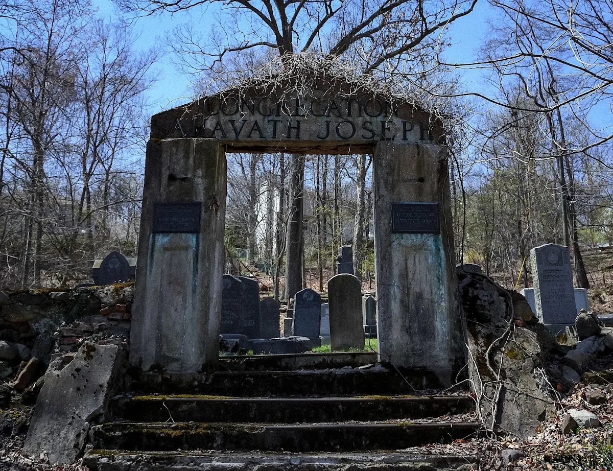 Ahavath Joseph Jewish Cemetery — foto 2