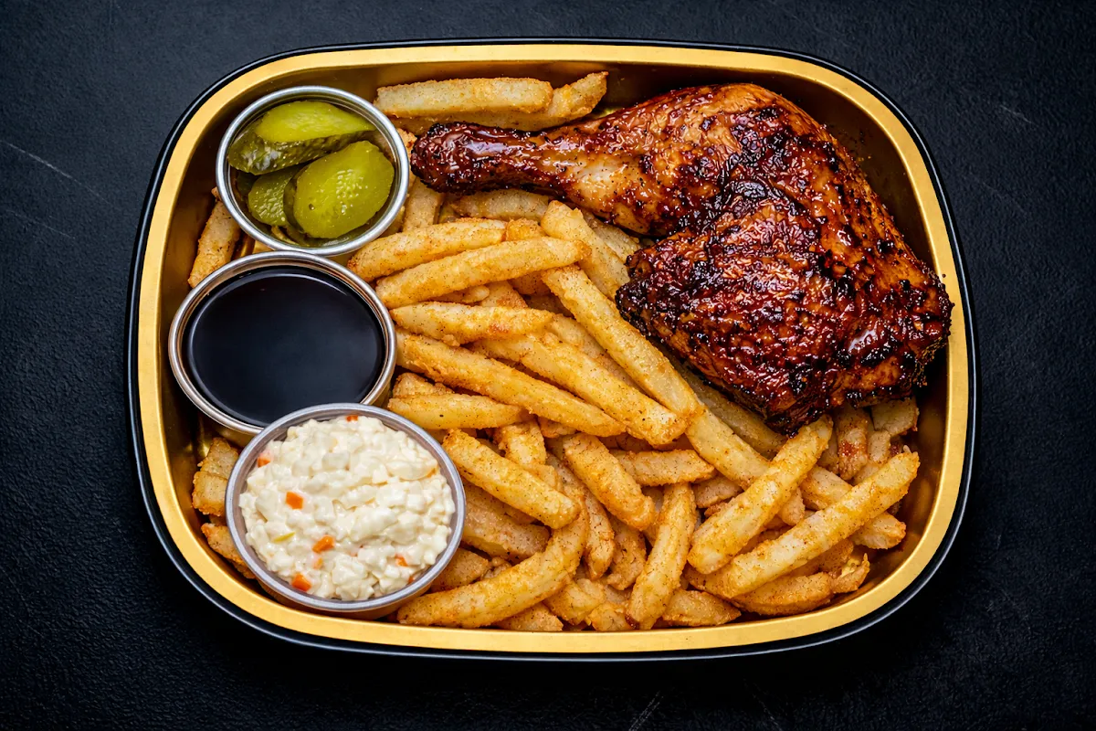 AL HA'ESH - DINE-IN ROTISSERIE MK — foto 2