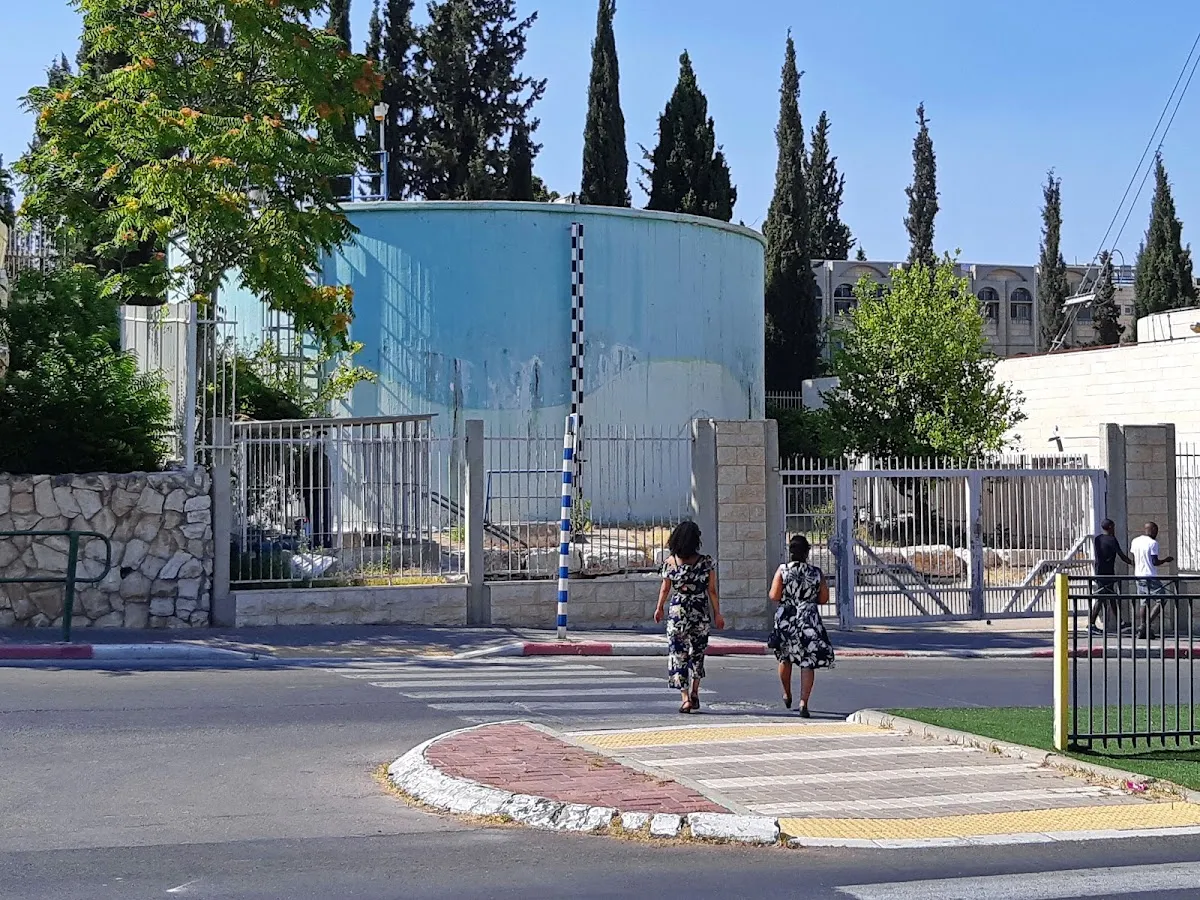 Alei Asor VaAlei Navel Synagogue
