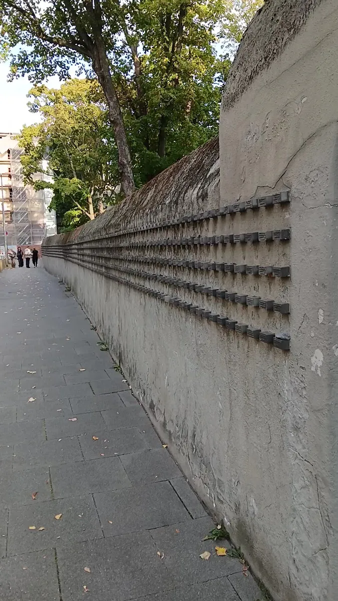 Alter Jüdischer Friedhof Battonnstraße — foto 3