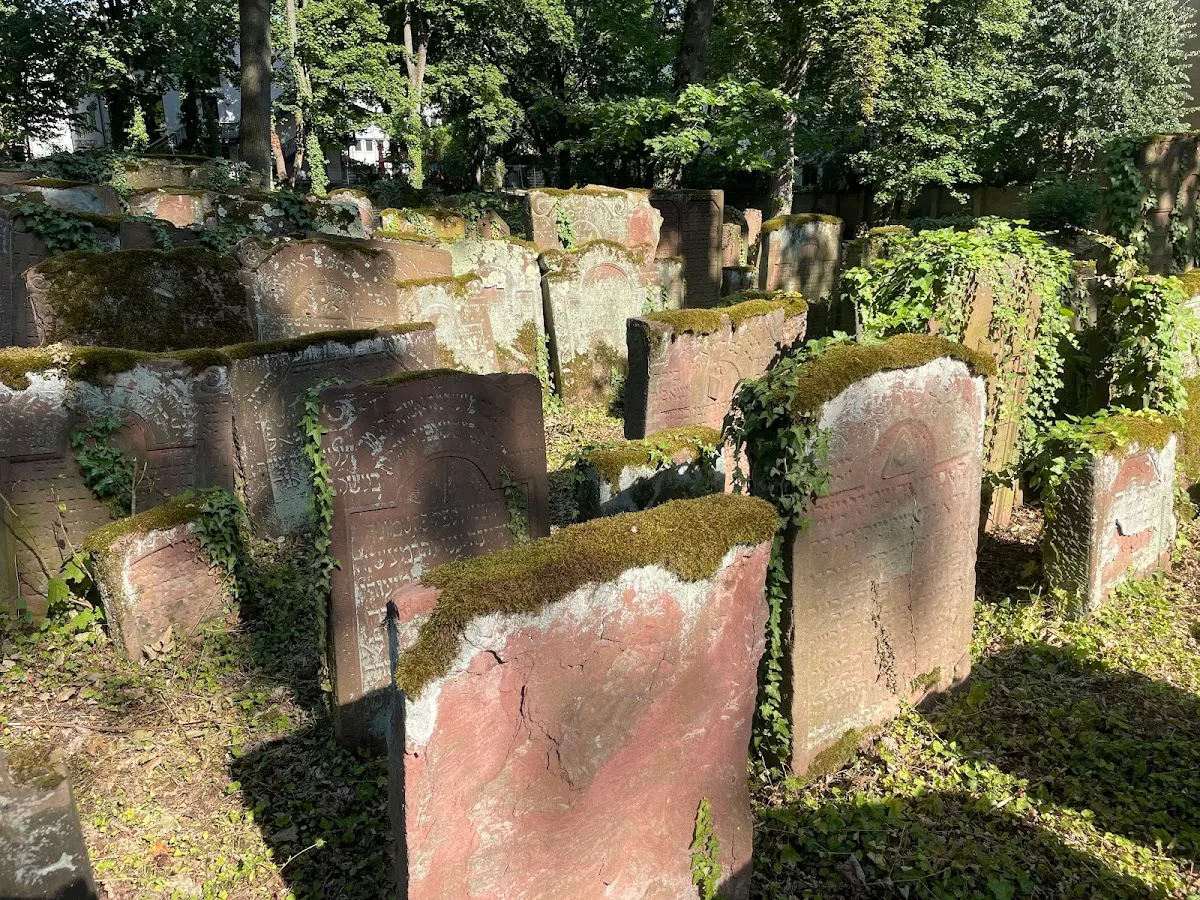 Alter Jüdischer Friedhof Battonnstraße — foto 8