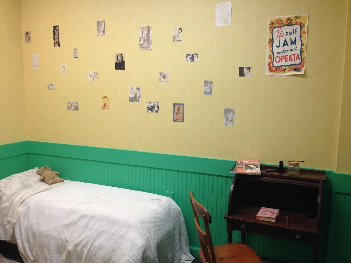 Anne Frank in the World: 1929-1945 — photo 2