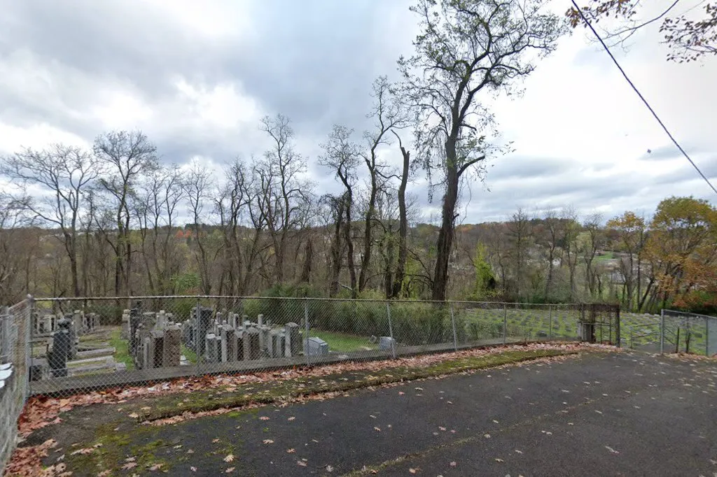 Anshe Lubovitz Cemetery — photo 2