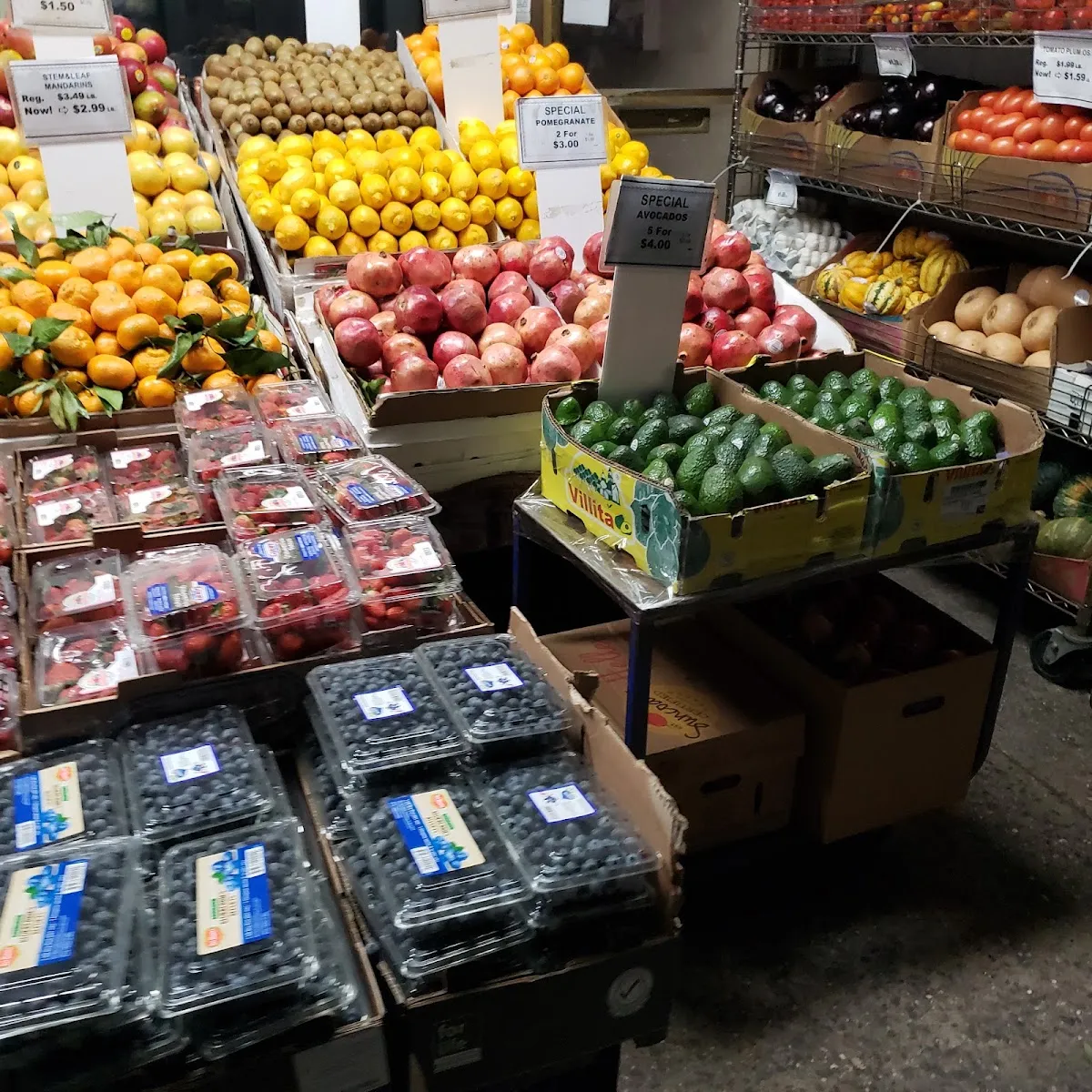 Aron's Fruit Emporium — photo 2
