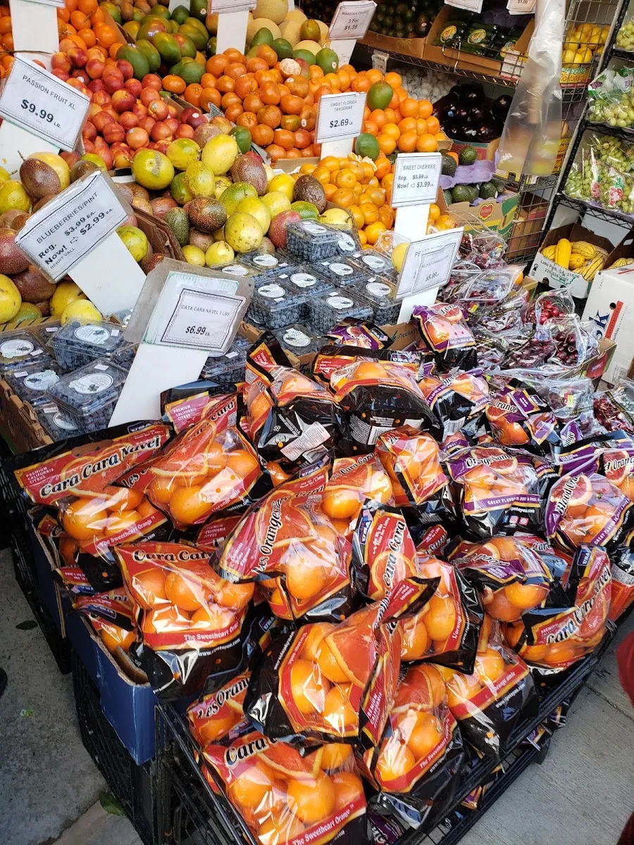 Aron's Fruit Emporium — photo 3