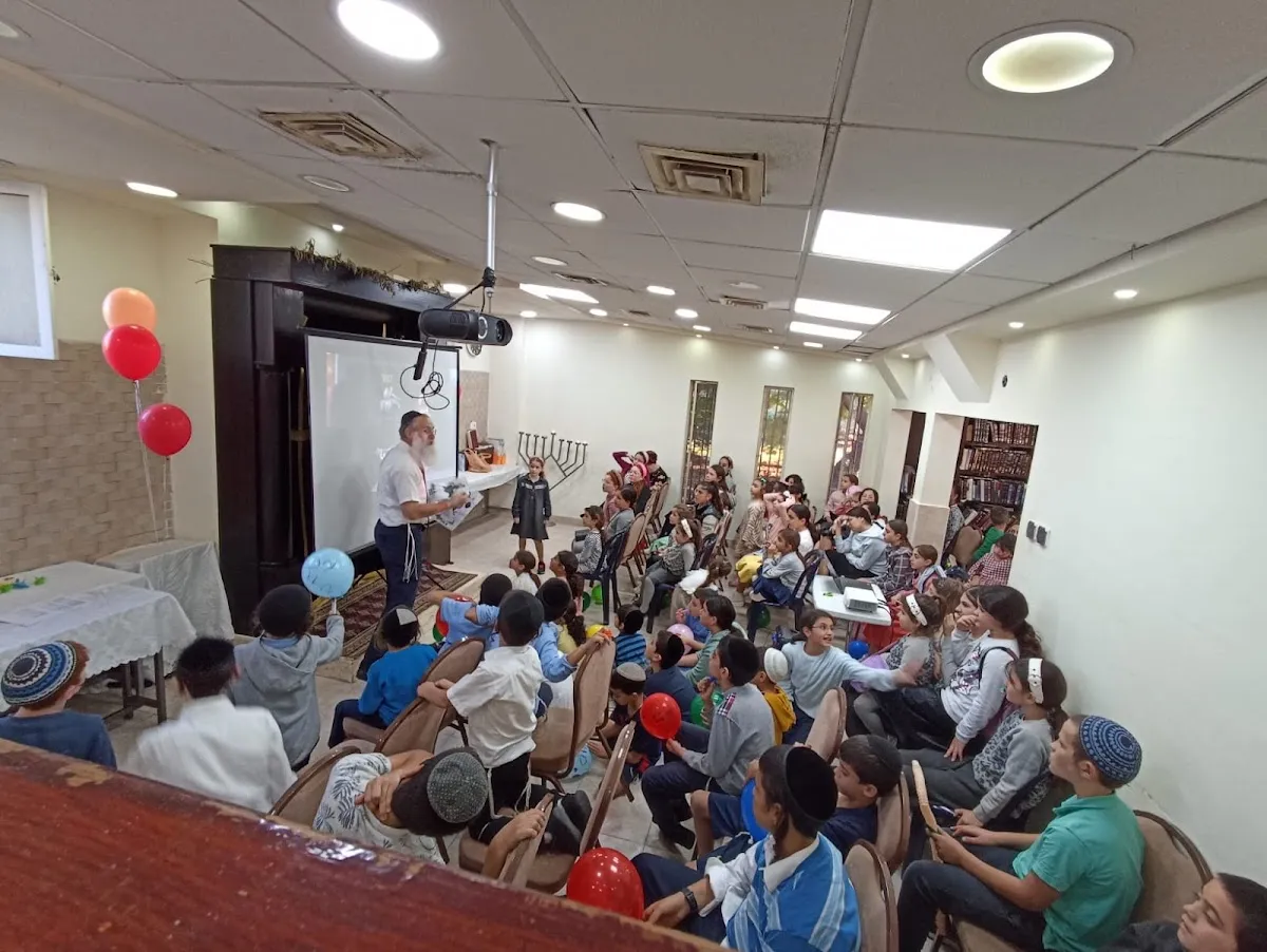 Ashkelon Chabad synagogue — foto 8