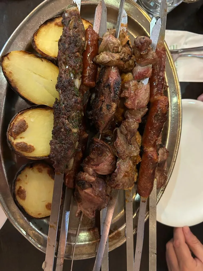 Avi's Restaurant — foto 7