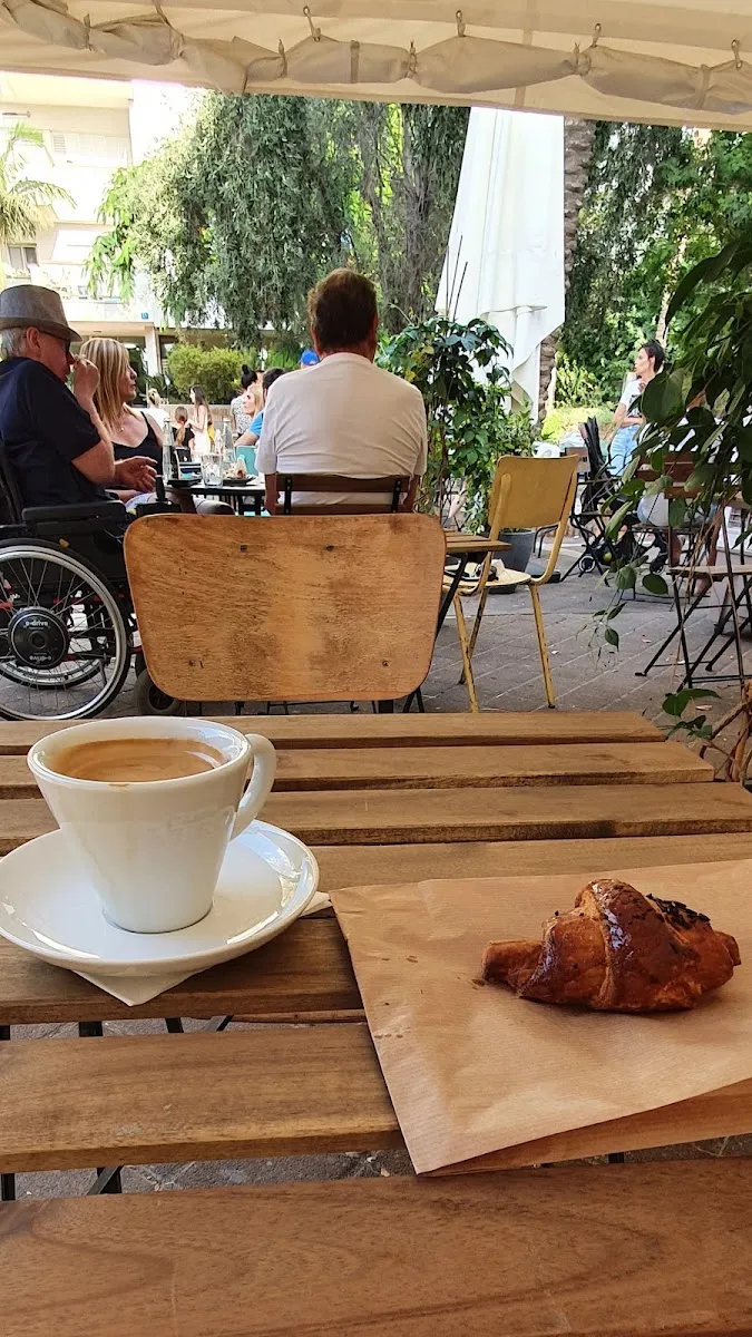 Aviv Bakery & Cafe — photo 6