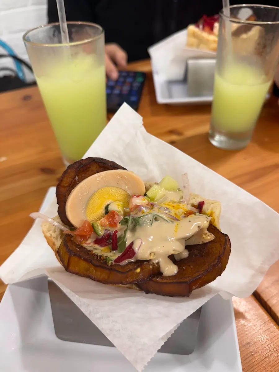 Aviv Hummus Bar — foto 3