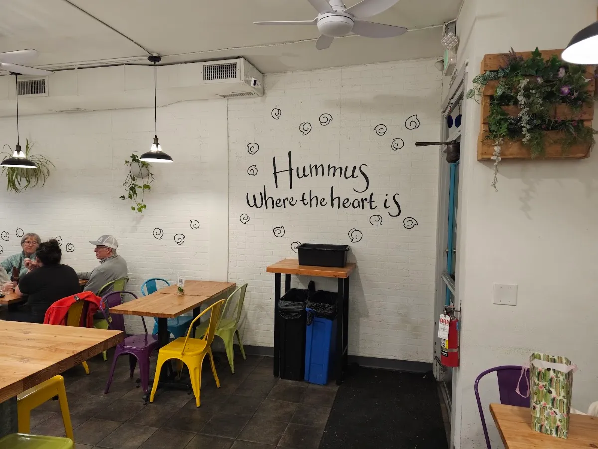 Aviv Hummus Bar — foto 6