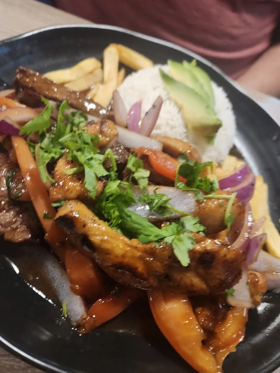 Azumare Restaurant — photo 4