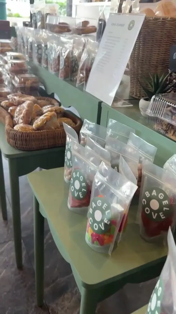 Bagel Cove Restaurant and Deli — photo 6