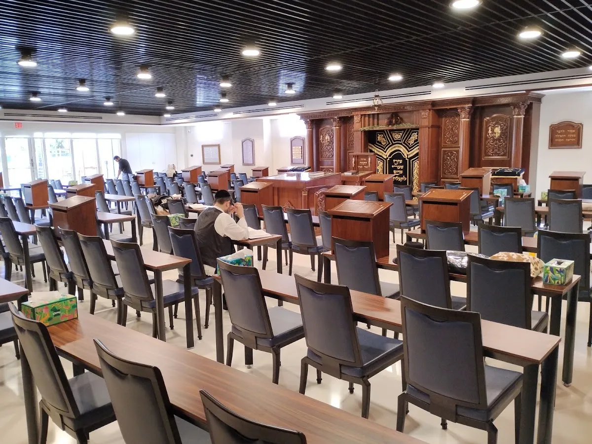Bais Binyomin Tzvi (Sabo) — photo 8
