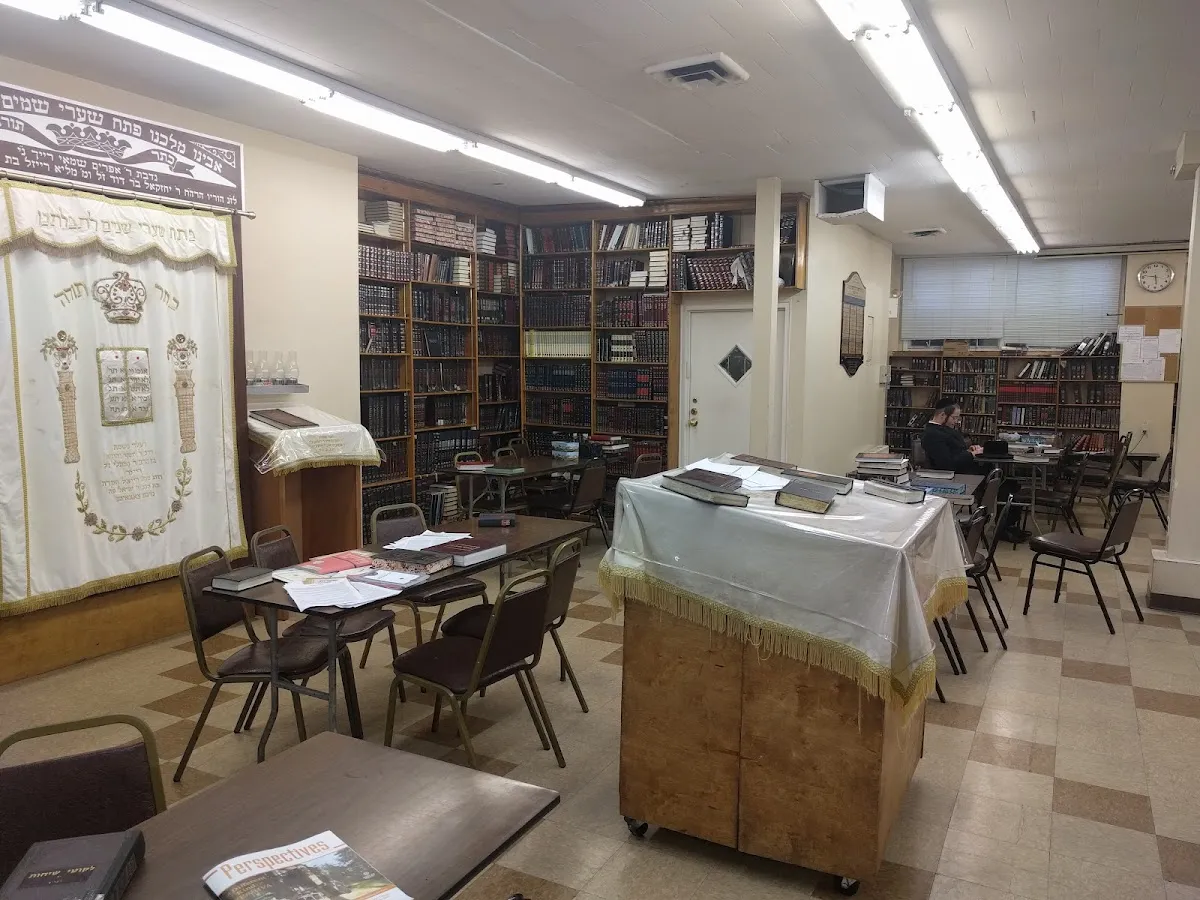 Bais Menachem Chabad Boro Park — photo 4