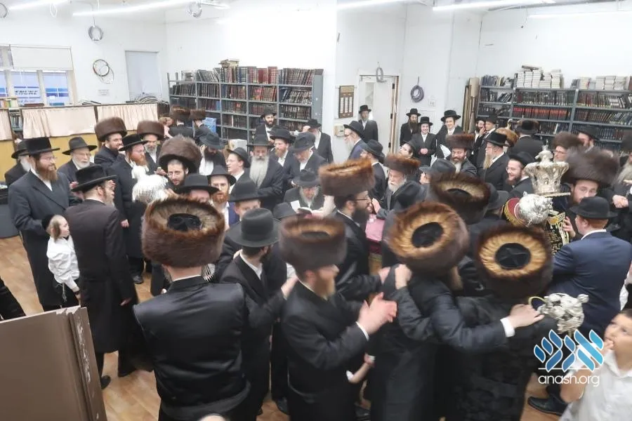 Bais Menachem Chabad Boro Park — photo 8