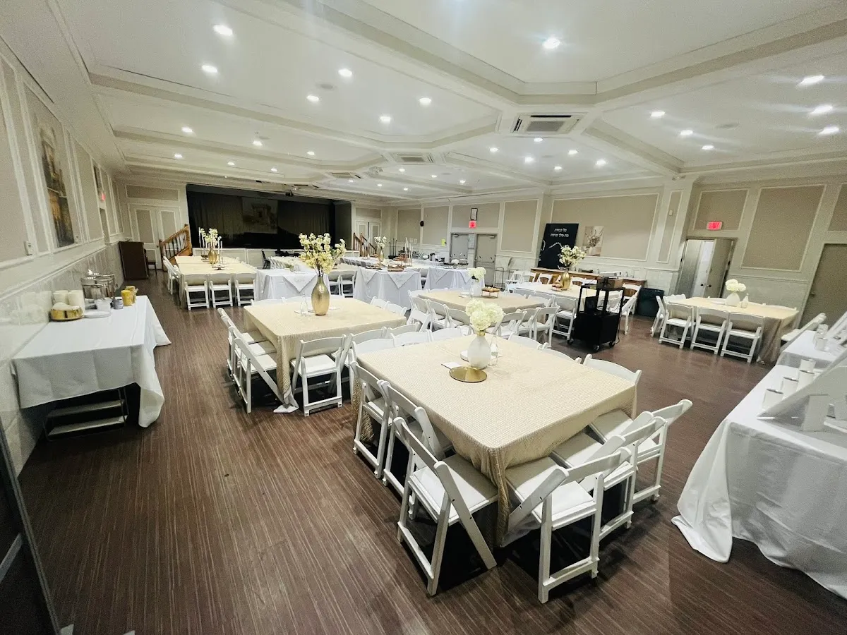 Bais Yaakov of Eighteenth Avenue — foto 2