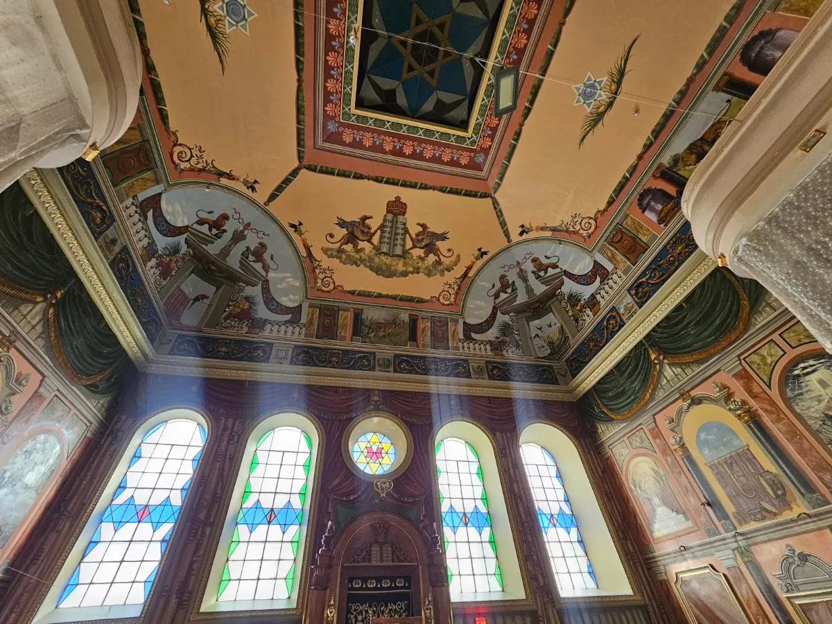 Beis Aharon V'Yisrael Synagogue — foto 5