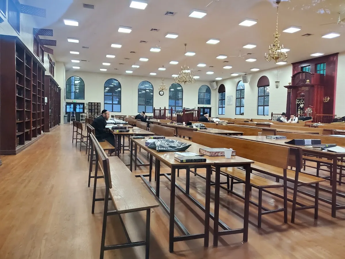 Beis Hamedrash Zichron Yechiel Michel — photo 5