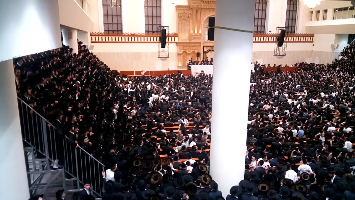 Beit Vizhnitz Synagogue — foto 3