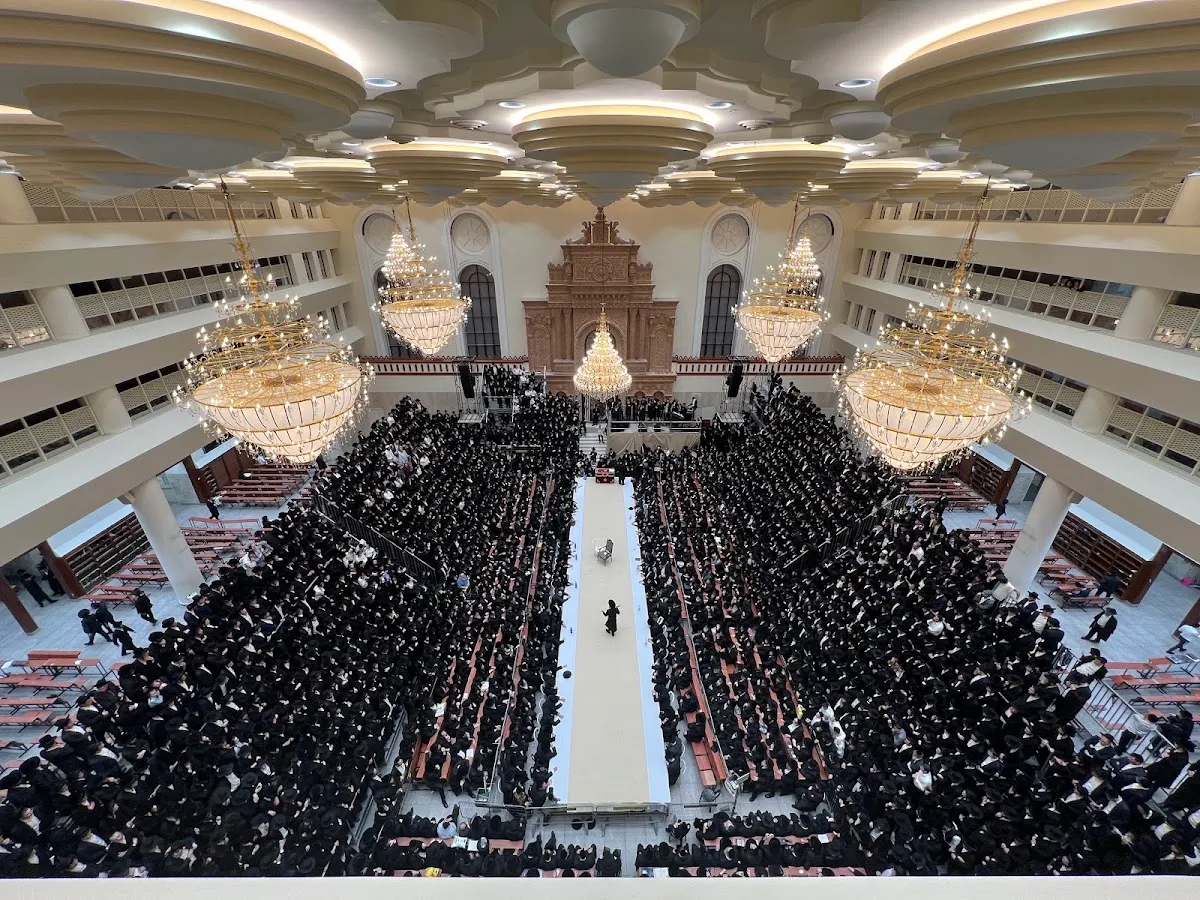 Beit Vizhnitz Synagogue — foto 5