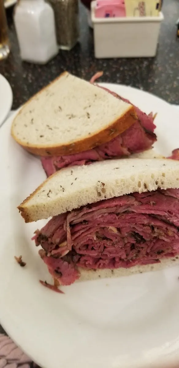 Ben's Kosher Delicatessen Restaurant & Caterers (Carle Place) — photo 3