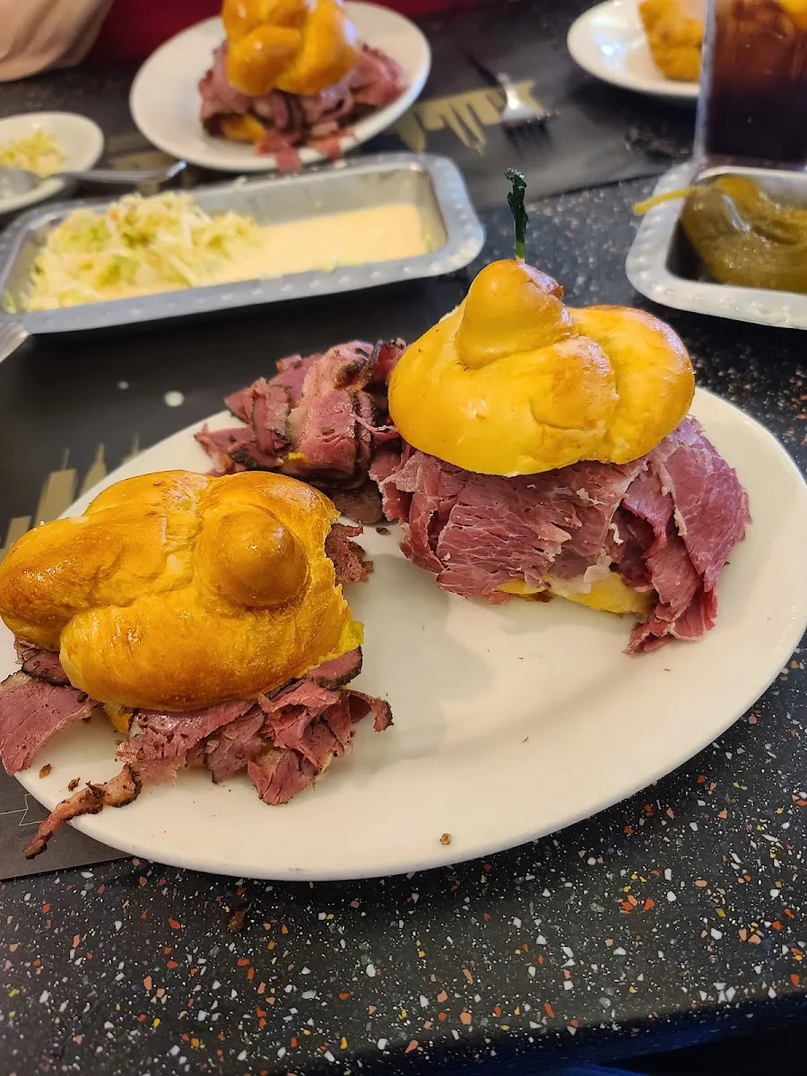 Ben's Kosher Delicatessen Restaurant & Caterers (Carle Place) — photo 4