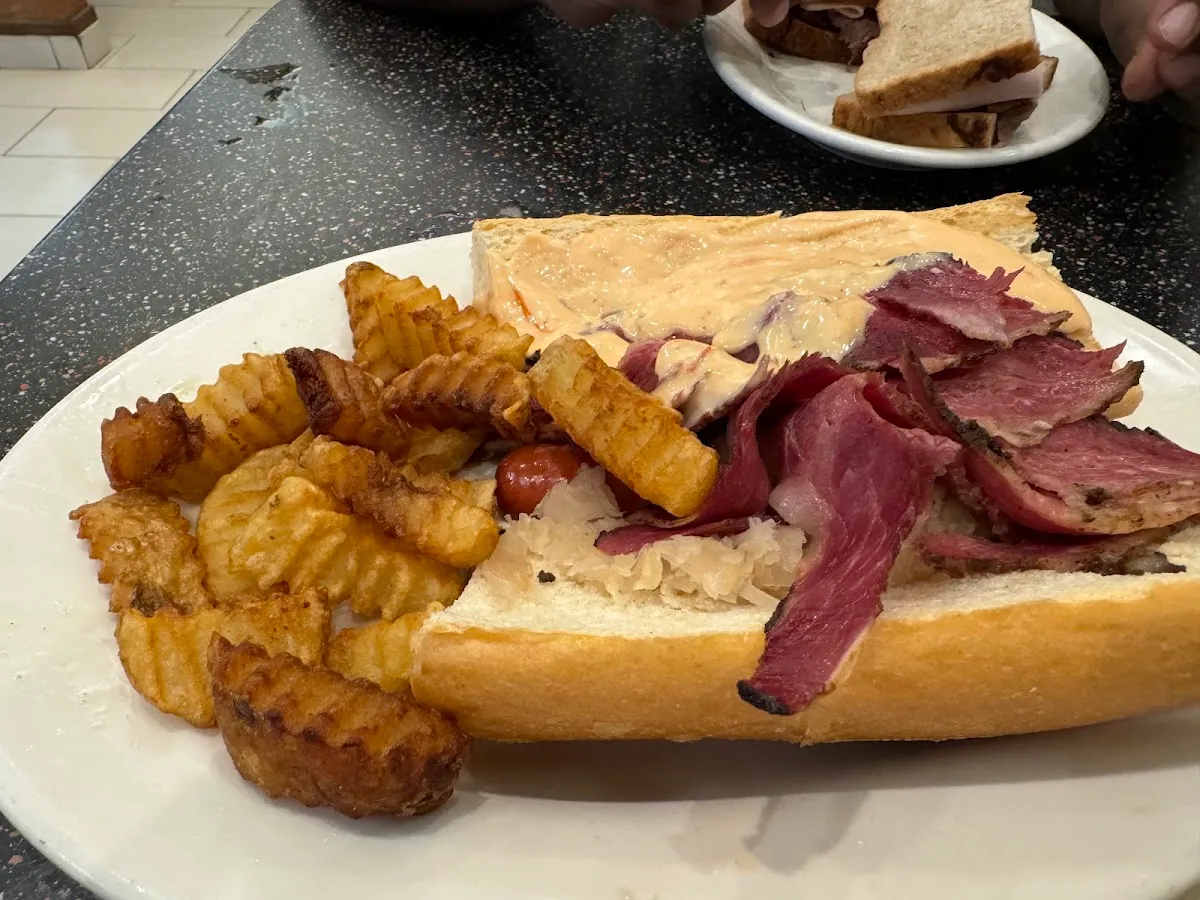 Ben's Kosher Delicatessen Restaurant & Caterers (Carle Place) — photo 10